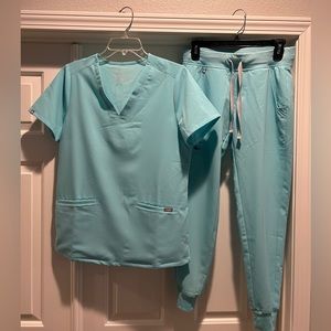 Fig scrub set // scrub top & joggers